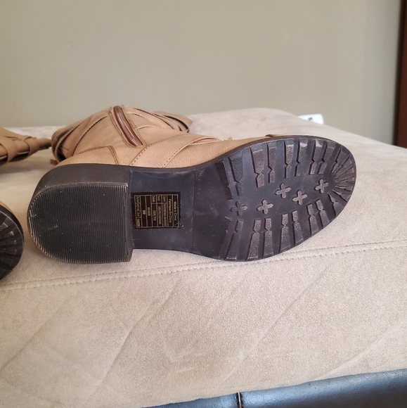 Knee high boots - Picture 3 of 4